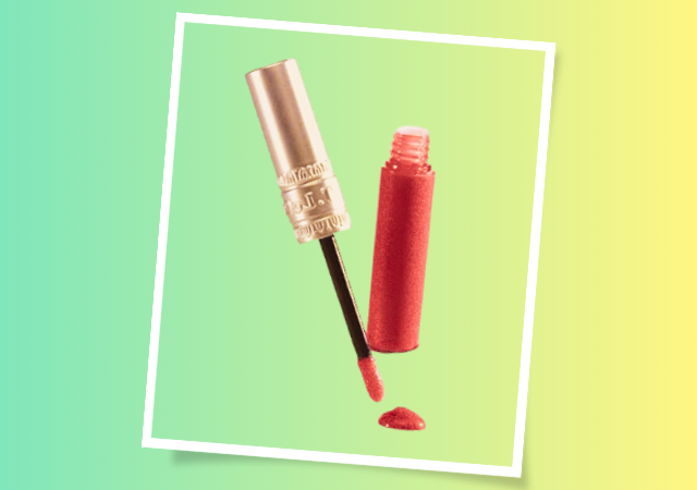 Sticky vs. Non-Sticky Lip Gloss: Which is Best?